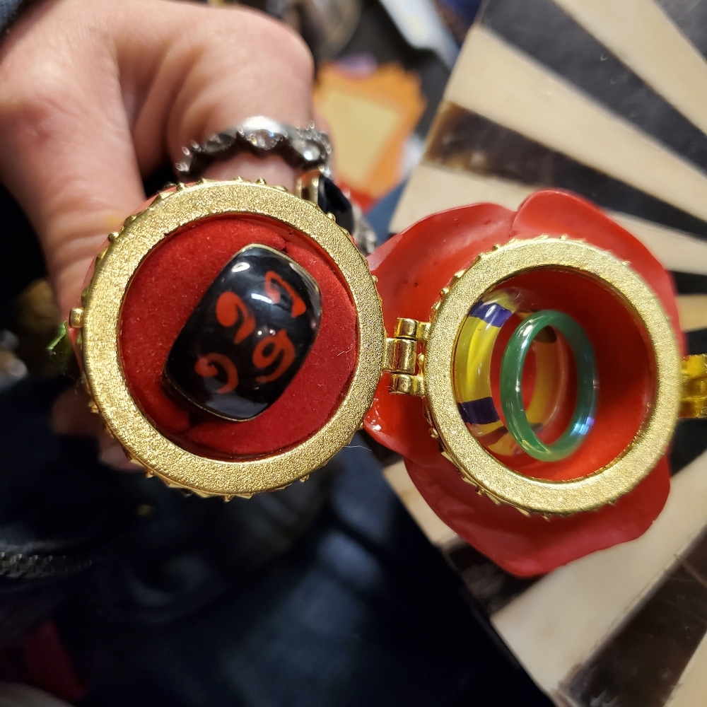 Old plastic rings